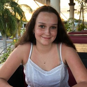 Meet your Posher, Elena